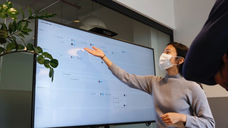 How to choose the right AI and analytics tools for your organization?